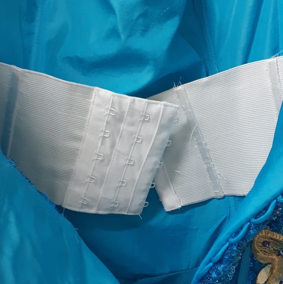 Grad/Prom Dress - Picture 5 of 7